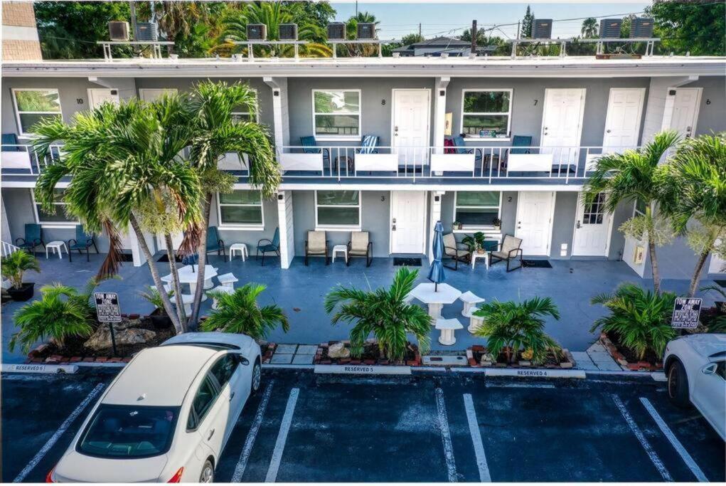 Sunset Beach Suites Of Madeira Beach! Pet Friendly Summer Getaway! Steps To Beach! - Suite 10 St. Pete Beach Exterior photo
